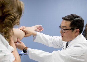 California law strips licenses from doctors that spread COVID “misinformation”