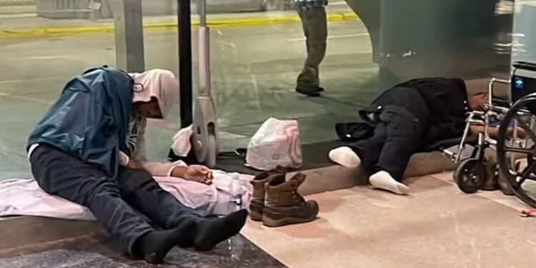 Homeless Encampments Overtake Chicago’s O’Hare Airport, Workers Say ‘None of Us Feel Safe’