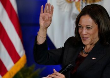 Kamala booed by crowd at March Madness game in Iowa