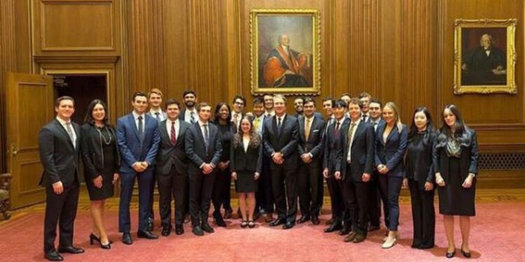 Outraged Columbia University students attempt to deplatform a photo