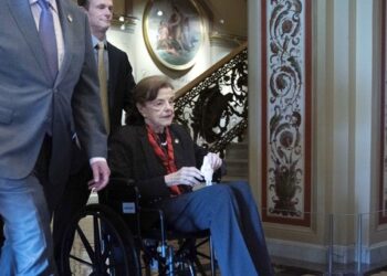 Rare sighting: Senator Feinstein spotted in the Senate back to work