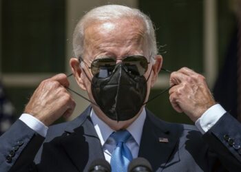 Biden’s Hypocritical Mask Theater Is Back—Says One Thing, Does the Opposite