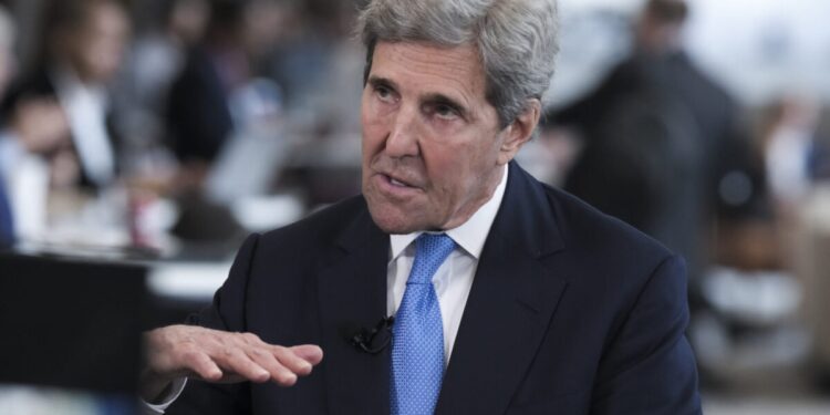 John Kerry Preparing To Step Down As Climate Czar, Will Hit The Campaign Trail Instead