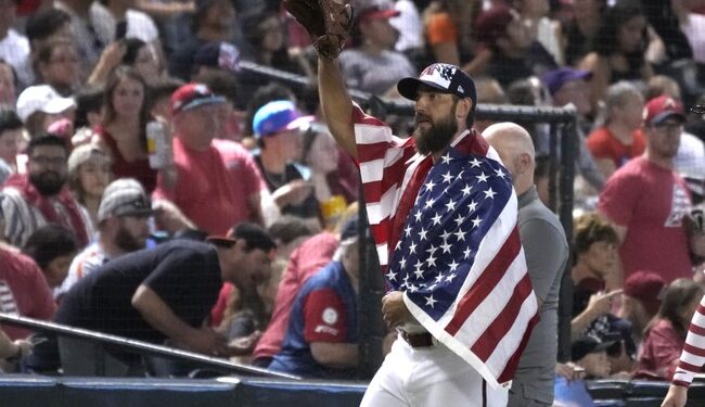 SF Giants Manager Will Require Players to Stand on the Field for National Anthem – RedState