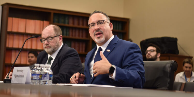Millions Hurt by Education Dept.’s Financial Aid Processing Delays