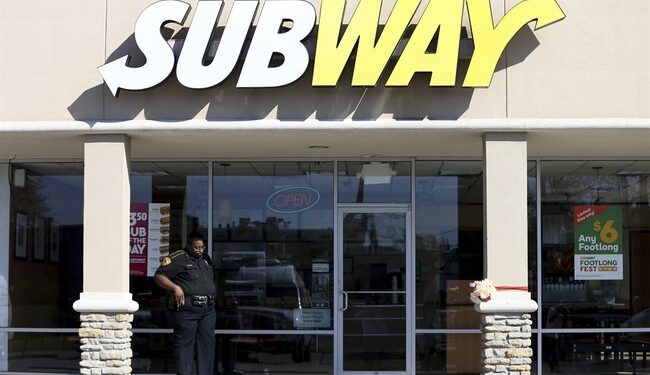 Former High School Wrestler Absolutely Levels Subway Customer Assaulting Employee – RedState