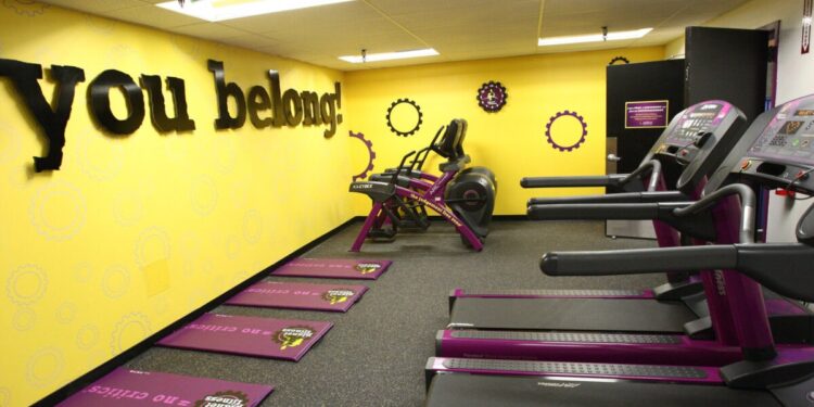 Man Arrested After Allegedly Stripping Naked In Planet Fitness Women’s Locker Room While Claiming To Be A Woman