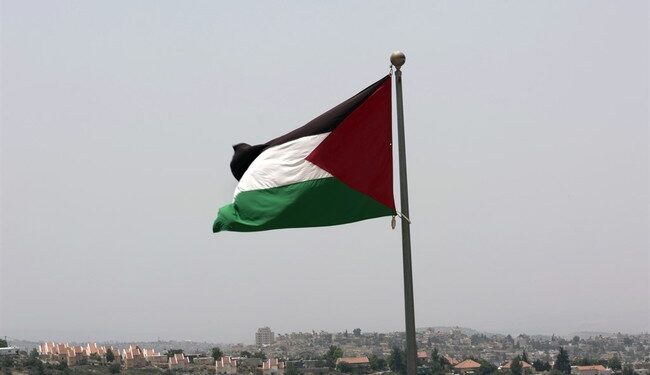 Protesters Drape Huge Palestinian Flag Over WH Correspondents’ Dinner Hotel, Mock Biden Motorcade – RedState