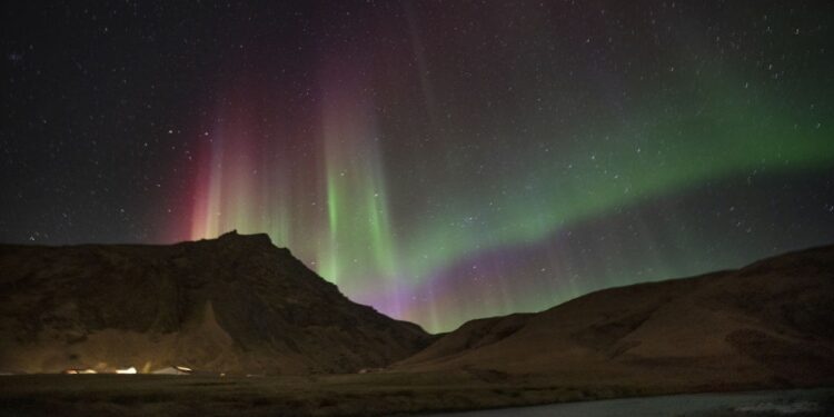 Huge Geomagnetic Storm From Sun Could Hit Earth Tonight, Power Grids Threatened, Northern Lights May Be Visible