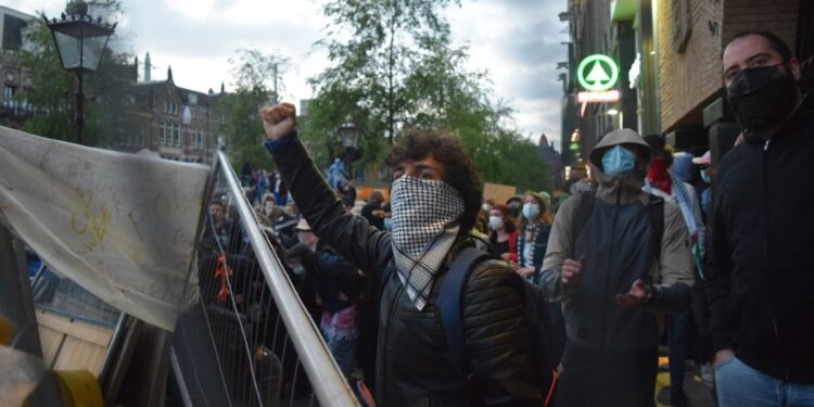 Far-Left Activist Cries Over Hunger Protest She Decided To Do: ‘This Is Absolutely Unfair’