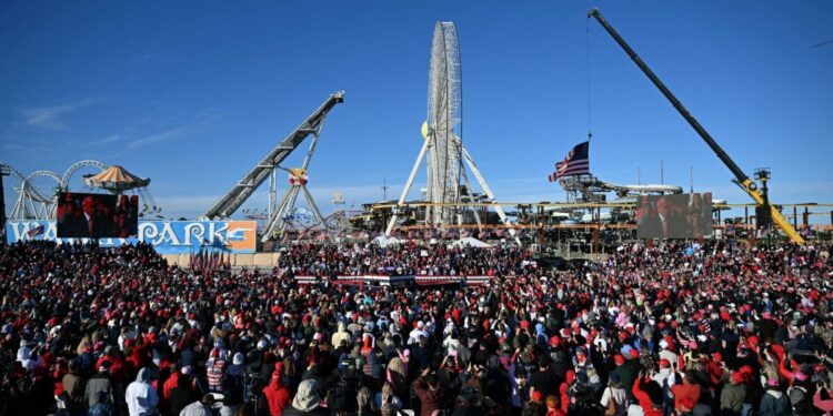 Trump Draws Up To 100K Supporters At Rally In Deep Blue State
