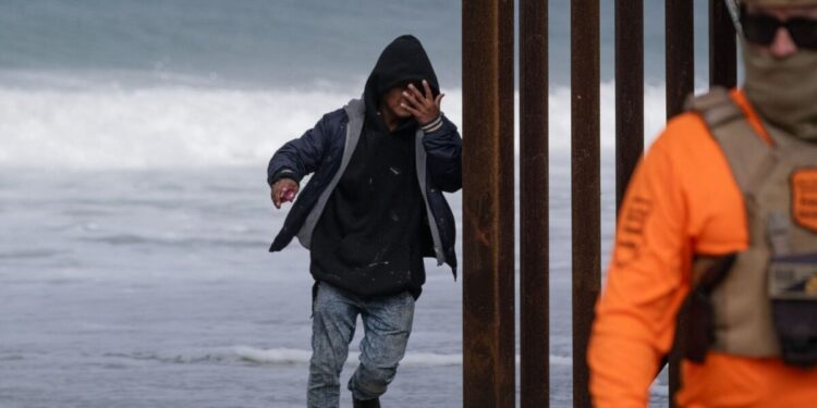 Nearly 130k Illegal Immigrants Apprehended On Southern Border In April