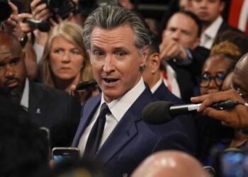 ¿Qué Pasa? Newsom in Sudden Rush to Scrape Homeless Off CA Streets and From Under Highways – HotAir