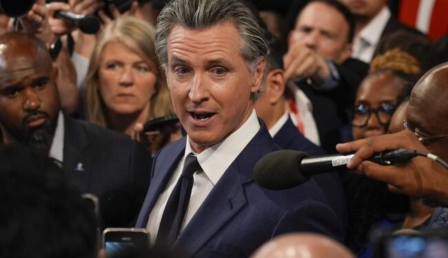¿Qué Pasa? Newsom in Sudden Rush to Scrape Homeless Off CA Streets and From Under Highways – HotAir