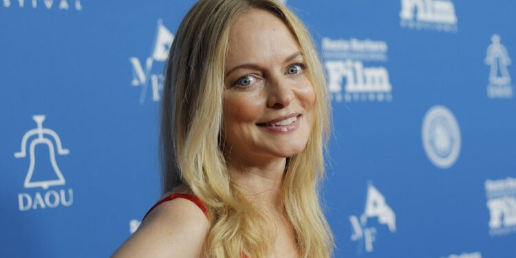 ‘Austin Powers’ Actress Says Dad Told Her ‘Hollywood Would Claim My Soul,’ Now They’re Estranged