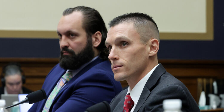 Why a Former FBI Agent Wants to Defund the Bureau