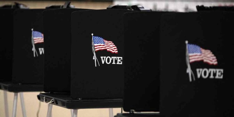 Julia Roberts Tells Wives Of Trump Supporters To Secretly Vote For Kamala In Cringe Ad