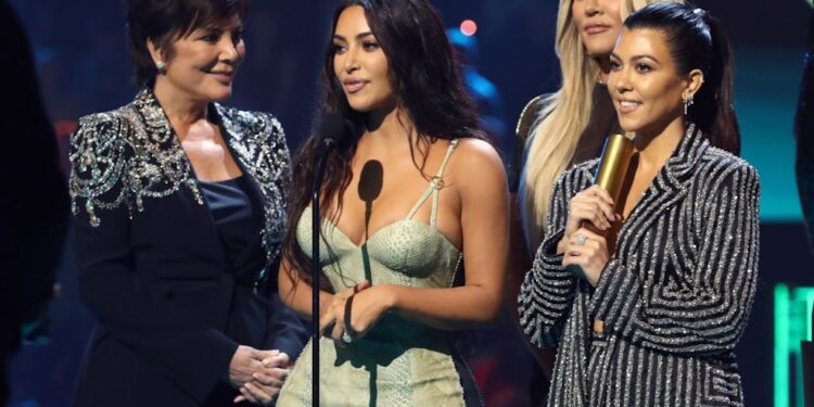 Plastic Surgeons Say Americans Are Choosing To De-Kardashian Their Bodies