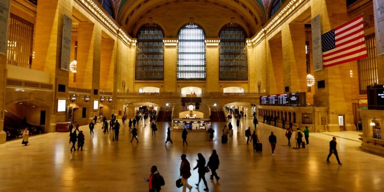 Man Allegedly Stabs Two People In New York On Christmas Eve. No One Helped Them.