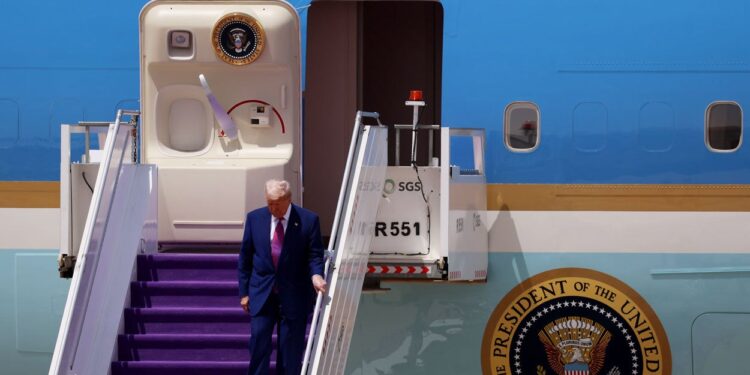 Senators Skeptical of Qatar’s Offer of Jet to Trump