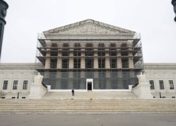 SCOTUS Allows Trump to End Legal Status for 500K Illegal Aliens